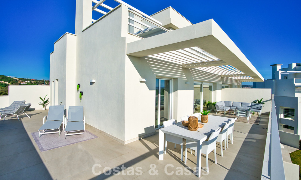 Exclusive development of new frontline golf apartments for sale in San Roque, Costa del Sol 60330