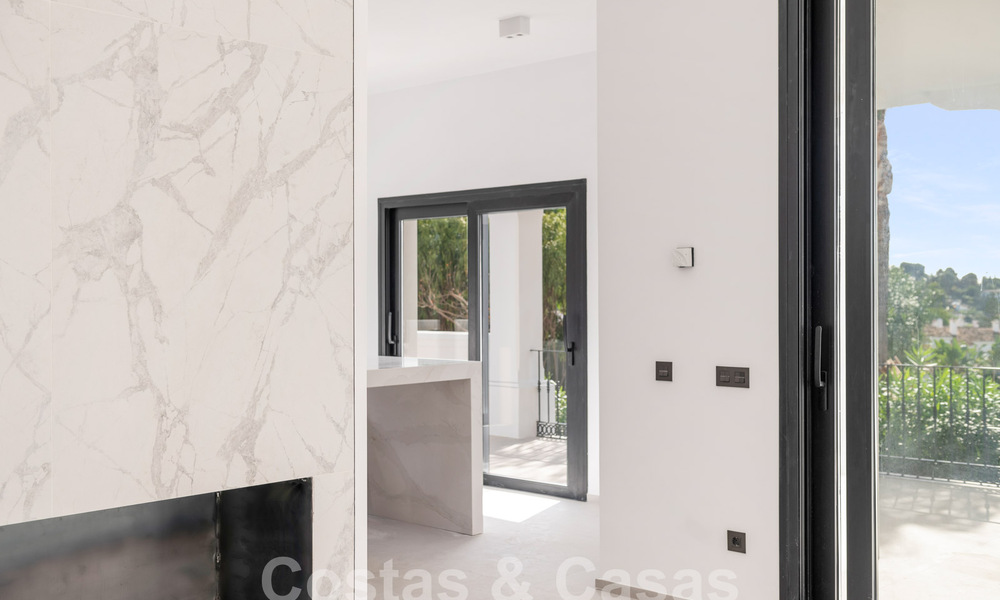 Luxury villa in a classic and Andalusian architectural style w/ sea views for sale, New Golden Mile, Marbella - Estepona 60092