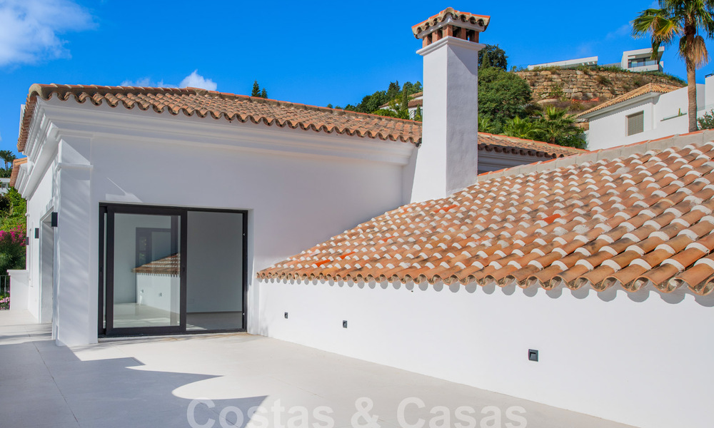 Luxury villa in a classic and Andalusian architectural style w/ sea views for sale, New Golden Mile, Marbella - Estepona 60096