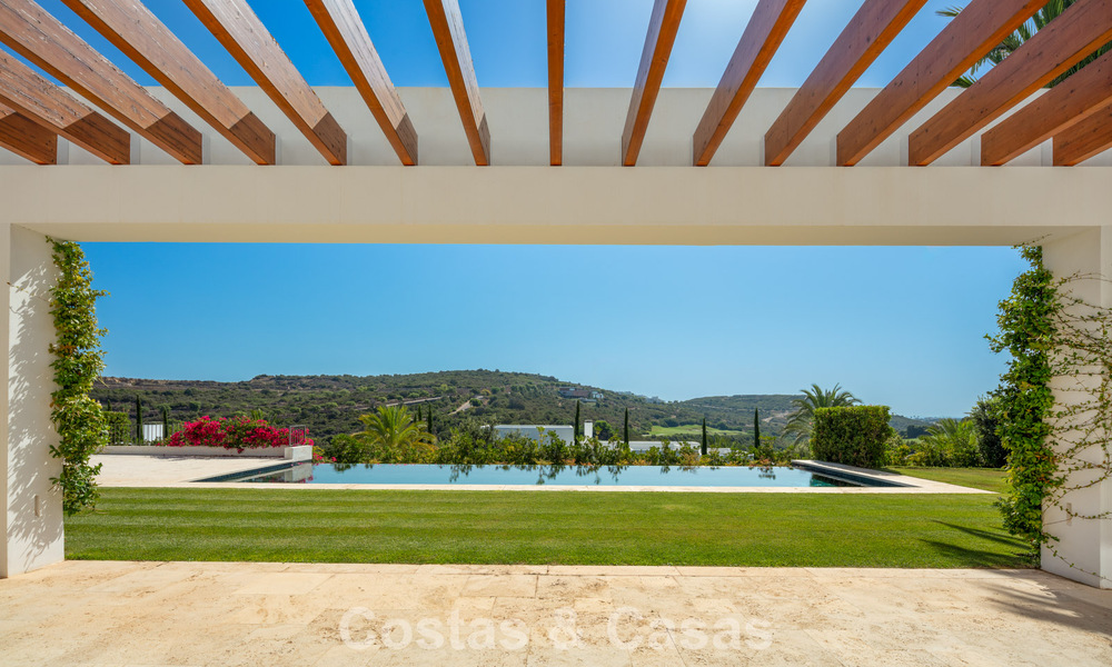 Contemporary luxury villa for sale in a first-line golf resort on the Costa del Sol 60446