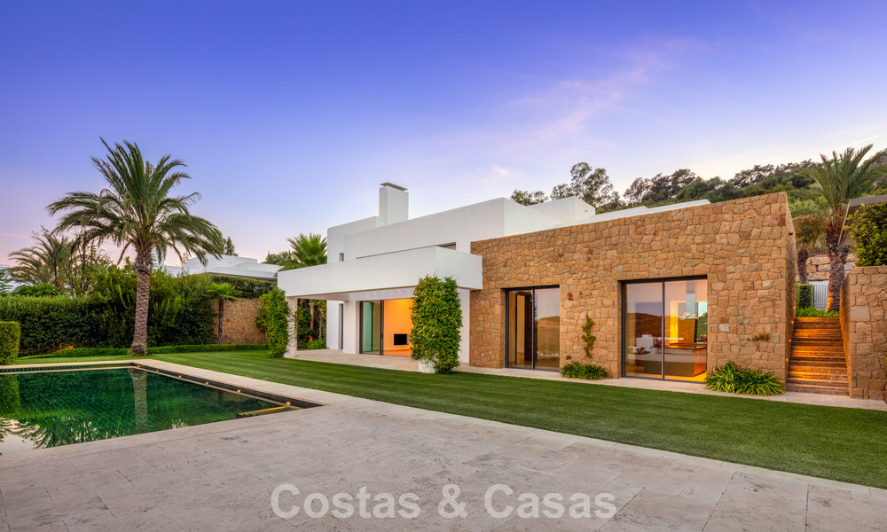 Contemporary luxury villa for sale in a first-line golf resort on the Costa del Sol 60455