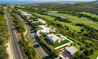 Modern designer villa for sale right on a 5-star golf course on the Costa del Sol 60107 