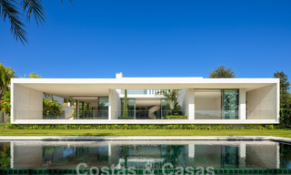 Modern designer villa for sale right on a 5-star golf course on the Costa del Sol 60108 