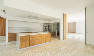 Modern designer villa for sale right on a 5-star golf course on the Costa del Sol 60116 