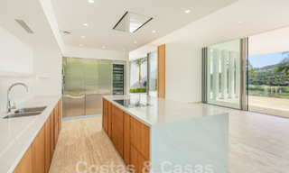 Modern designer villa for sale right on a 5-star golf course on the Costa del Sol 60117 