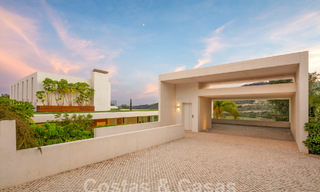 Modern designer villa for sale right on a 5-star golf course on the Costa del Sol 60131 