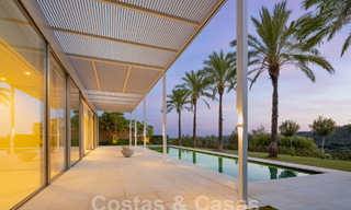Sophisticated luxury villa for sale adjacent to an award-winning golf course on the Costa del Sol 60135 