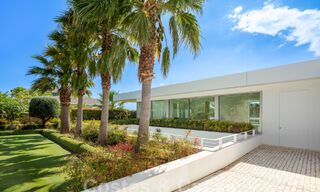 Sophisticated luxury villa for sale adjacent to an award-winning golf course on the Costa del Sol 60139 