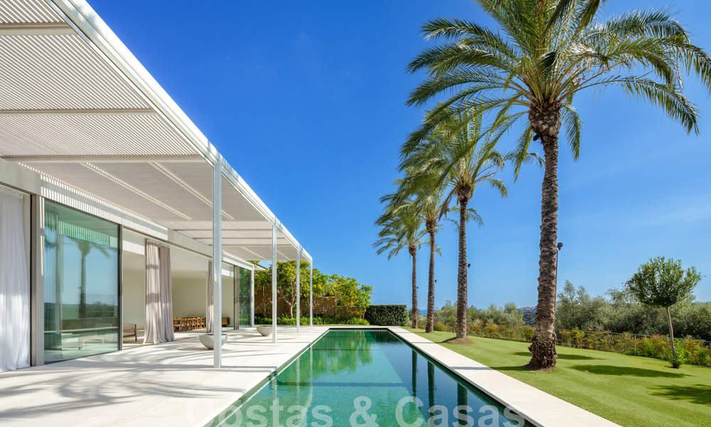 Sophisticated luxury villa for sale adjacent to an award-winning golf course on the Costa del Sol 60154