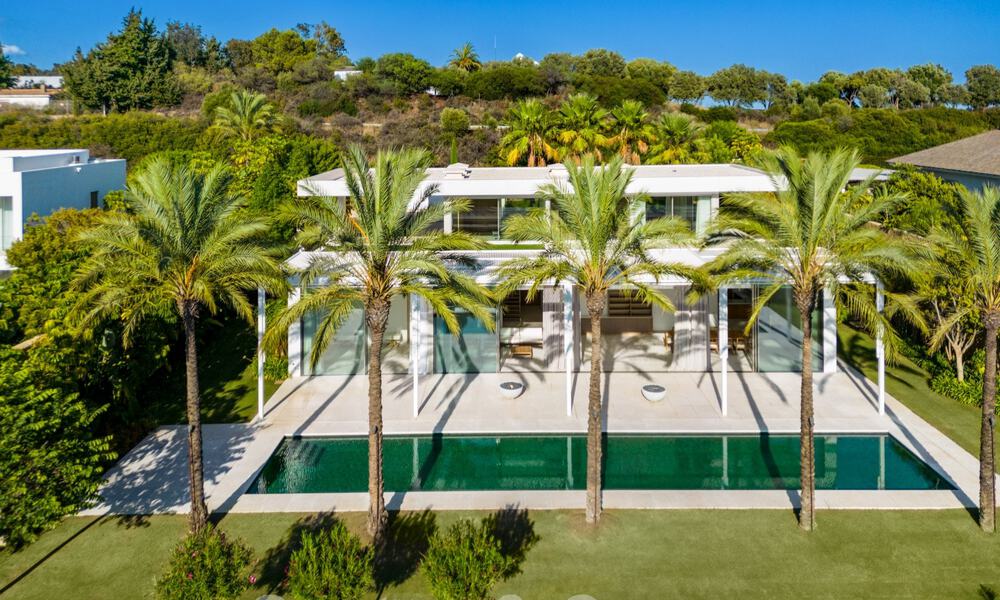 Sophisticated luxury villa for sale adjacent to an award-winning golf course on the Costa del Sol 60157