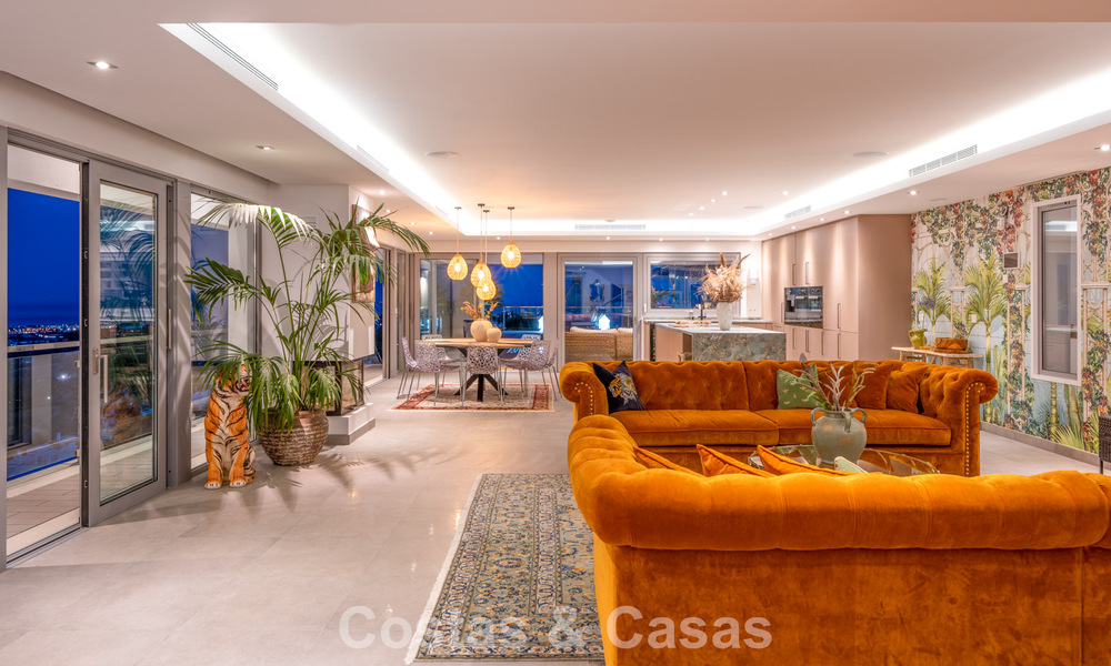 Sophisticated luxury villa for sale in exclusive golf resort with panoramic views in La Quinta, Marbella - Benahavis 60410
