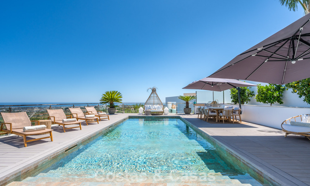 Sophisticated luxury villa for sale in exclusive golf resort with panoramic views in La Quinta, Marbella - Benahavis 60417