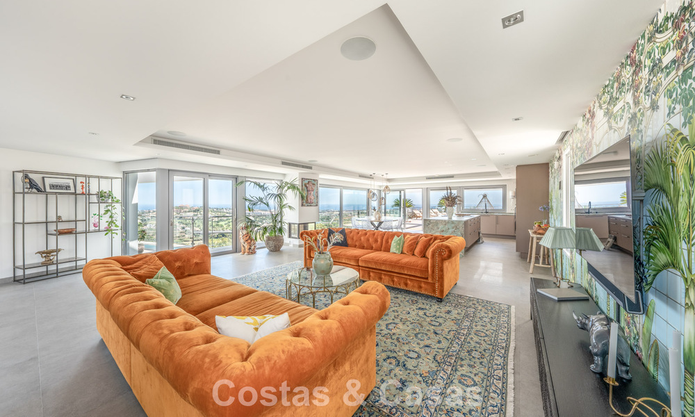 Sophisticated luxury villa for sale in exclusive golf resort with panoramic views in La Quinta, Marbella - Benahavis 60419