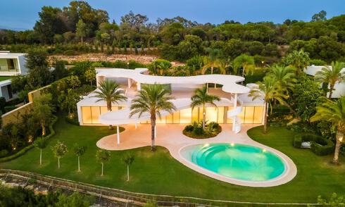 Extravagant designer villa for sale, first line golf in an outstanding golf resort on the Costa del Sol 60190