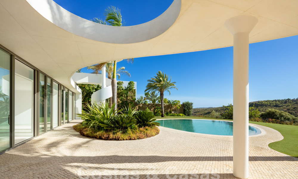 Extravagant designer villa for sale, first line golf in an outstanding golf resort on the Costa del Sol 60209