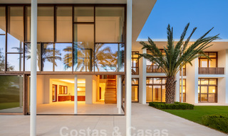 New, high-end luxury villa, on the front line of a first-class golf course on the Costa del Sol 60216 