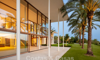 New, high-end luxury villa, on the front line of a first-class golf course on the Costa del Sol 60217 