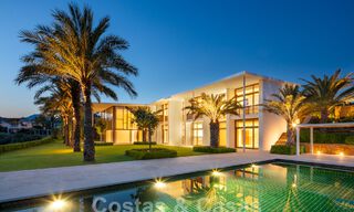 New, high-end luxury villa, on the front line of a first-class golf course on the Costa del Sol 60218 