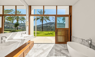 New, high-end luxury villa, on the front line of a first-class golf course on the Costa del Sol 60222 