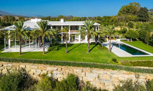 New, high-end luxury villa, on the front line of a first-class golf course on the Costa del Sol 60226