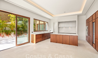 New, high-end luxury villa, on the front line of a first-class golf course on the Costa del Sol 60227 