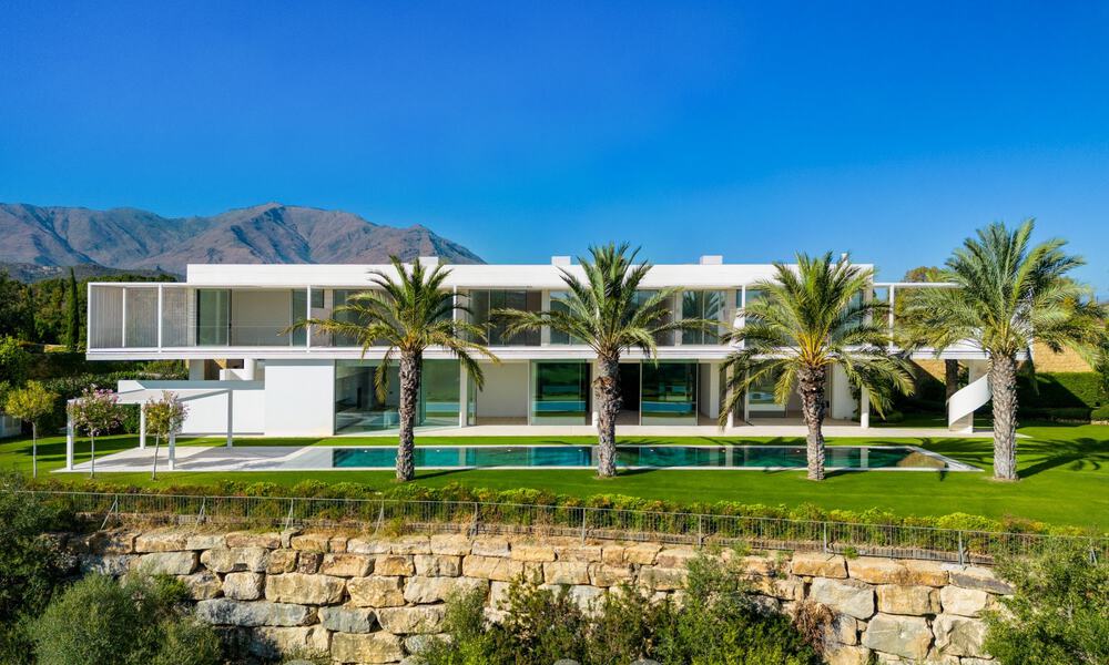 Majestic designer villa for sale right on a 5-star golf course on the Costa del Sol 60239