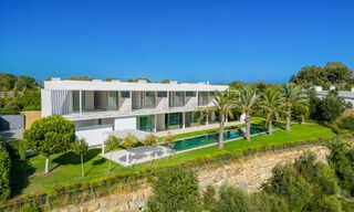 Majestic designer villa for sale right on a 5-star golf course on the Costa del Sol 60240 