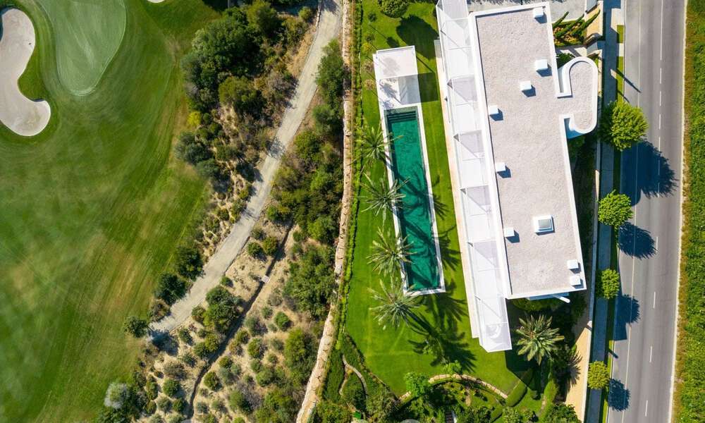 Majestic designer villa for sale right on a 5-star golf course on the Costa del Sol 60241
