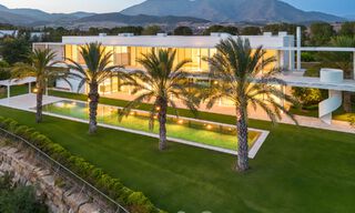 Majestic designer villa for sale right on a 5-star golf course on the Costa del Sol 60243 