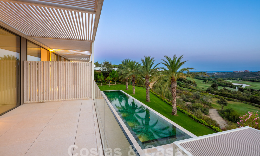 Majestic designer villa for sale right on a 5-star golf course on the Costa del Sol 60244