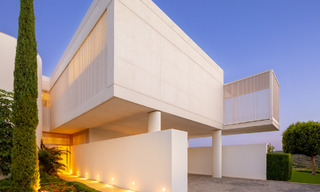 Majestic designer villa for sale right on a 5-star golf course on the Costa del Sol 60245 