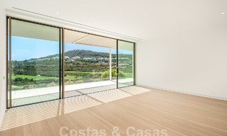 Majestic designer villa for sale right on a 5-star golf course on the Costa del Sol 60250 