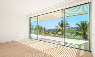 Majestic designer villa for sale right on a 5-star golf course on the Costa del Sol 60256 