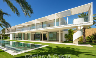 Majestic designer villa for sale right on a 5-star golf course on the Costa del Sol 60262 