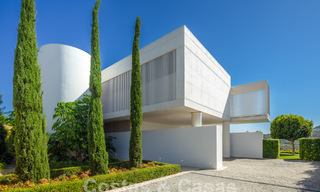 Majestic designer villa for sale right on a 5-star golf course on the Costa del Sol 60265 