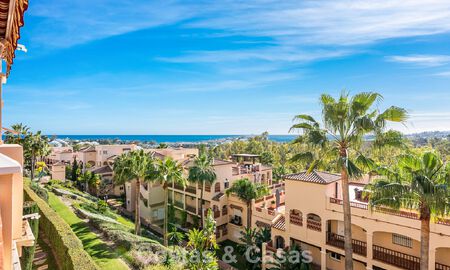 Spacious apartment for sale with sea views in frontline golf complex on the New Golden Mile, Marbella - Estepona 60380
