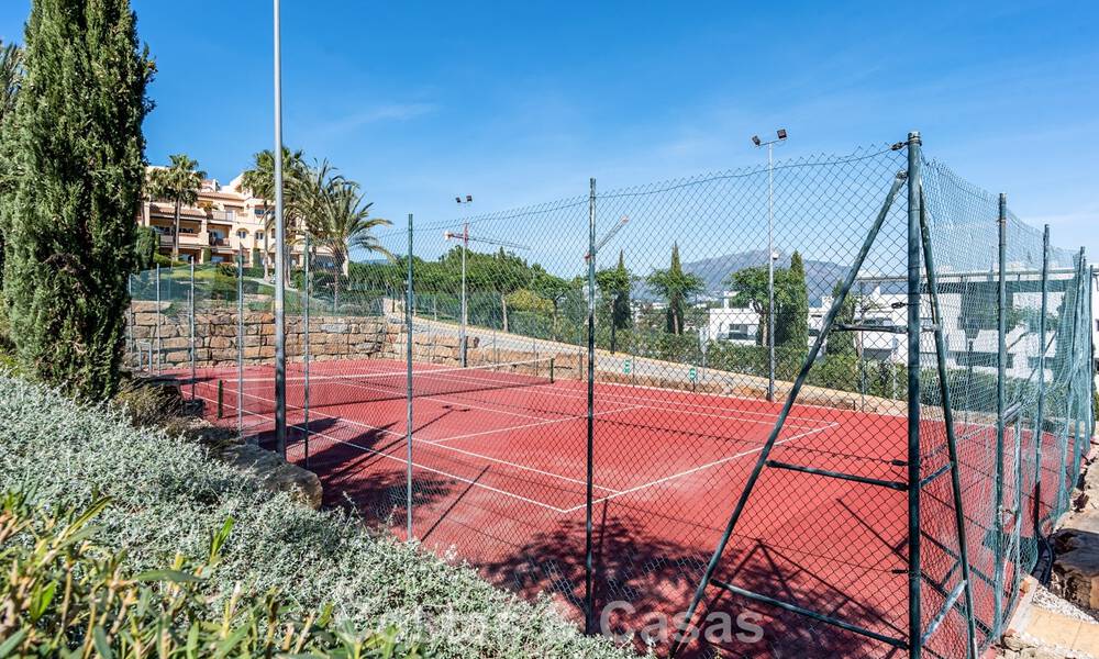Spacious apartment for sale with sea views in frontline golf complex on the New Golden Mile, Marbella - Estepona 60383
