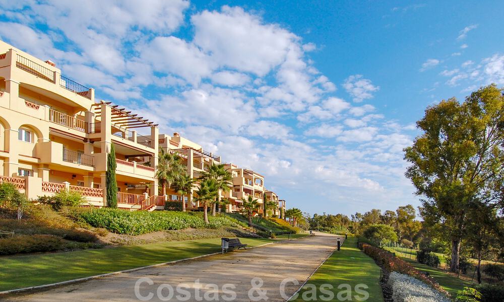 Spacious apartment for sale with sea views in frontline golf complex on the New Golden Mile, Marbella - Estepona 60421