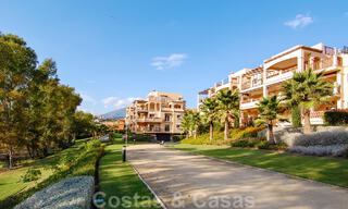 Spacious apartment for sale with sea views in frontline golf complex on the New Golden Mile, Marbella - Estepona 60422 