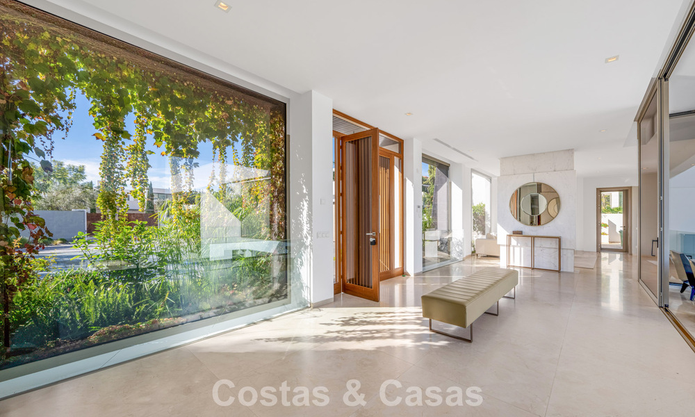 Contemporary luxury villa for sale, frontline 5-star golf resort in Marbella - Benahavis 60462