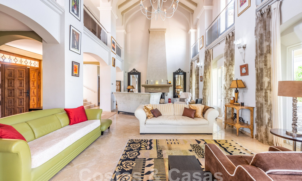 Luxury Andalusian-style villa for sale in the hills of La Quinta, Benahavis - Marbella 60638