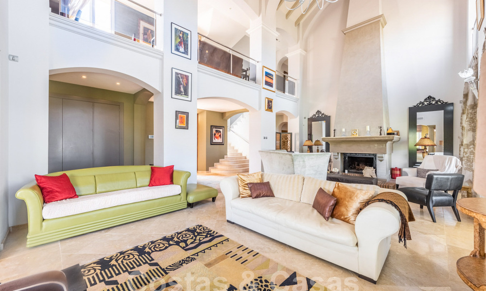 Luxury Andalusian-style villa for sale in the hills of La Quinta, Benahavis - Marbella 60639