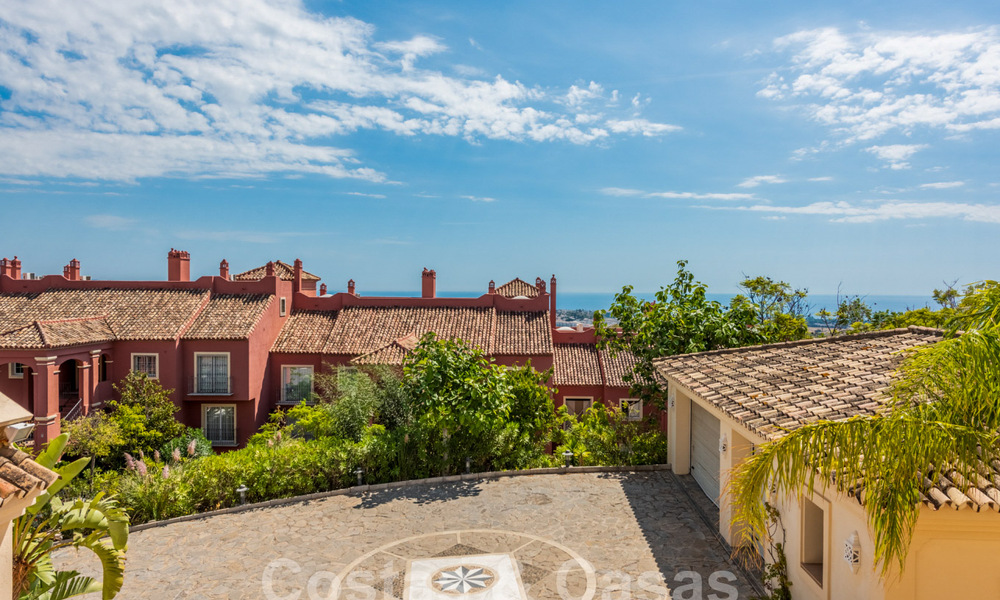 Luxury Andalusian-style villa for sale in the hills of La Quinta, Benahavis - Marbella 60646