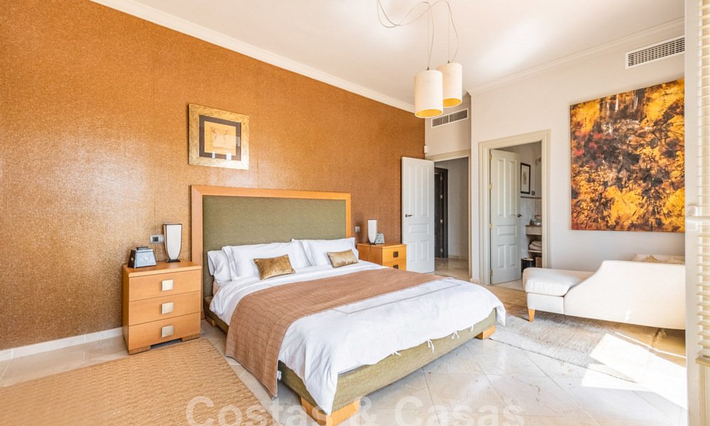 Luxury Andalusian-style villa for sale in the hills of La Quinta, Benahavis - Marbella 60648