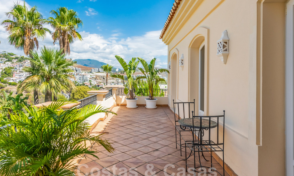 Luxury Andalusian-style villa for sale in the hills of La Quinta, Benahavis - Marbella 60652