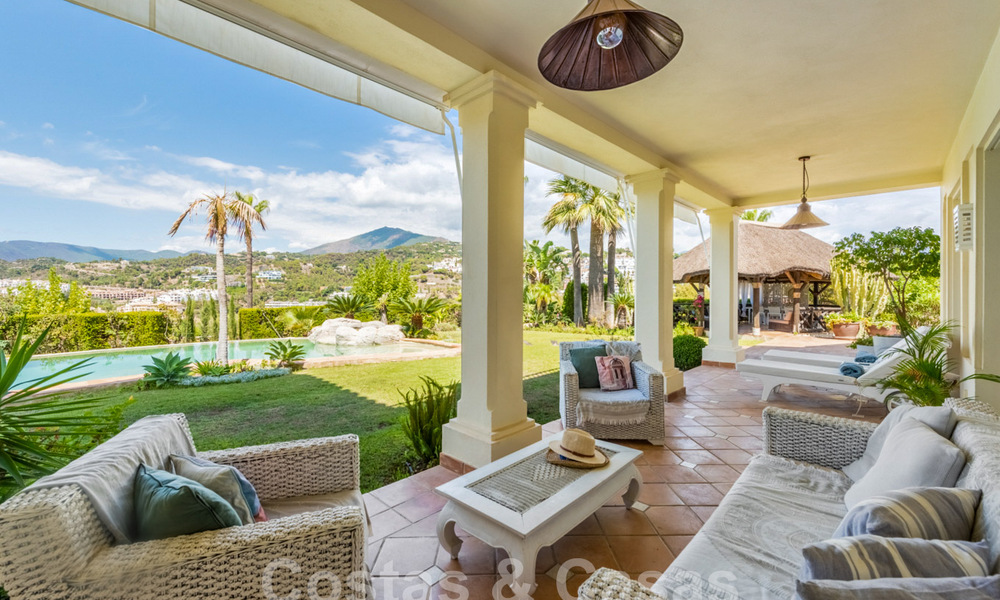 Luxury Andalusian-style villa for sale in the hills of La Quinta, Benahavis - Marbella 60656