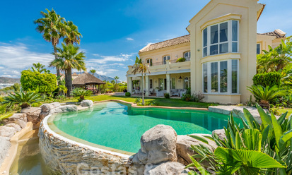 Luxury Andalusian-style villa for sale in the hills of La Quinta, Benahavis - Marbella 60658