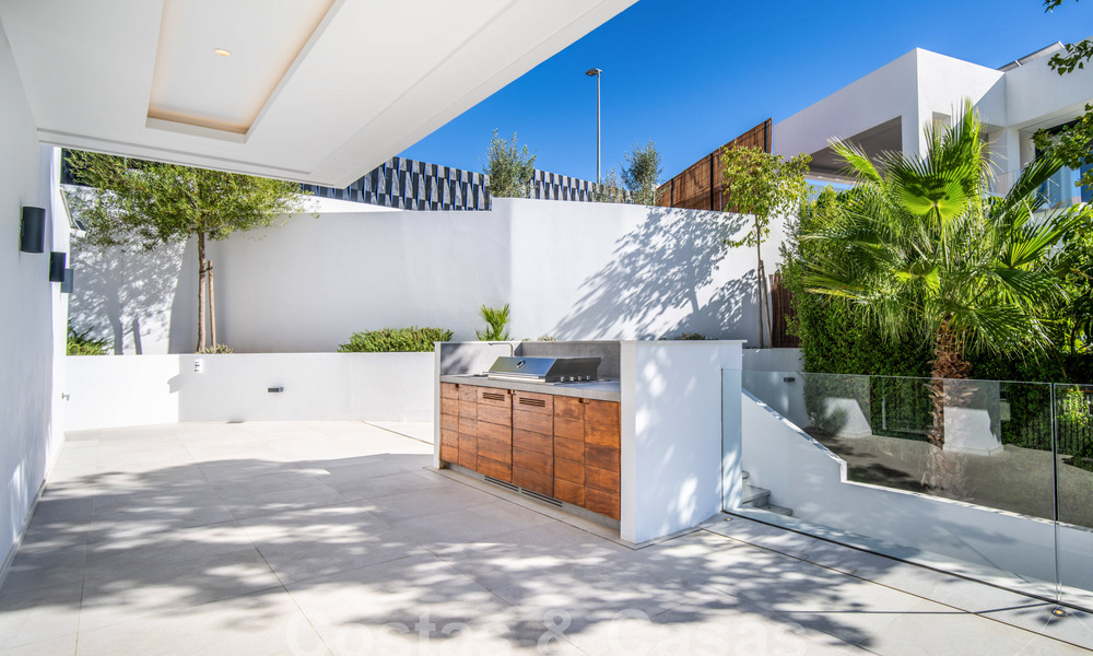 Sophisticated luxury villa with ultra-modern architecture for sale in Nueva Andalucia's golf valley, Marbella 60589