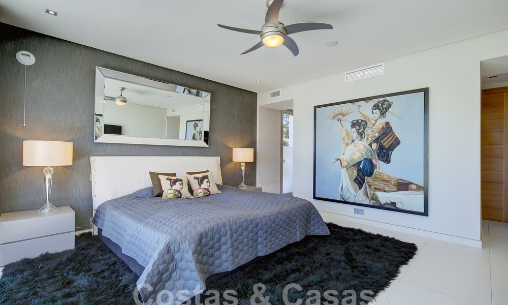 Modern luxury villa for sale looking at the golf in Nueva Andalucia, Marbella 60787