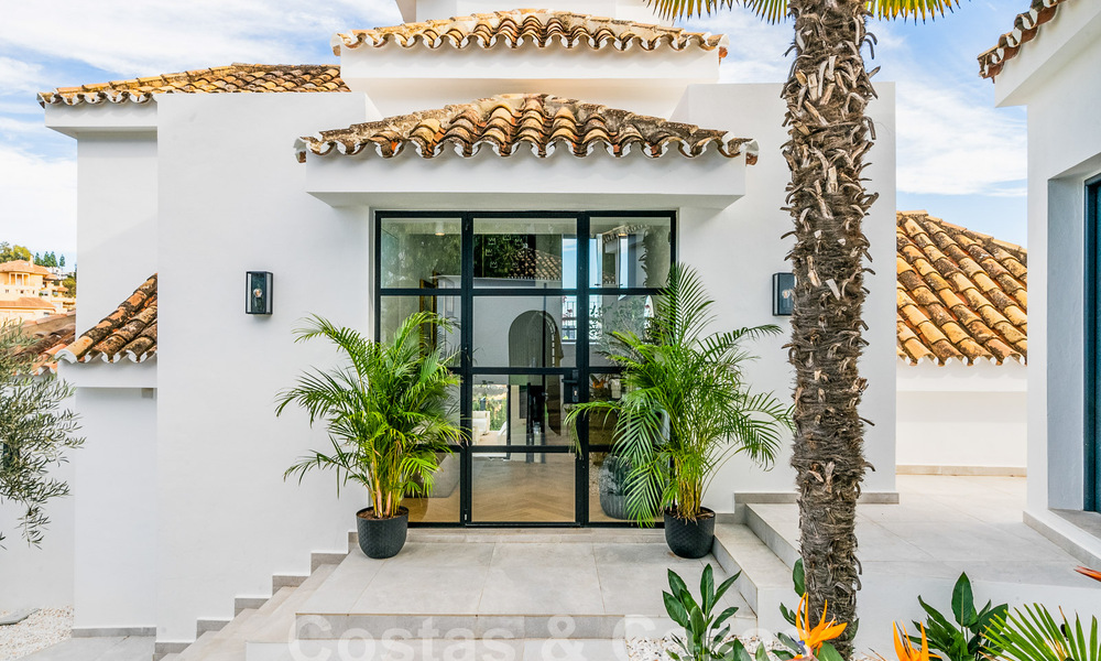 Luxury villa for sale with modern-Mediterranean design and sea views in Nueva Andalucia, Marbella 60935
